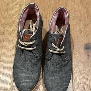 TOMS Gray Lace-Up Shoes